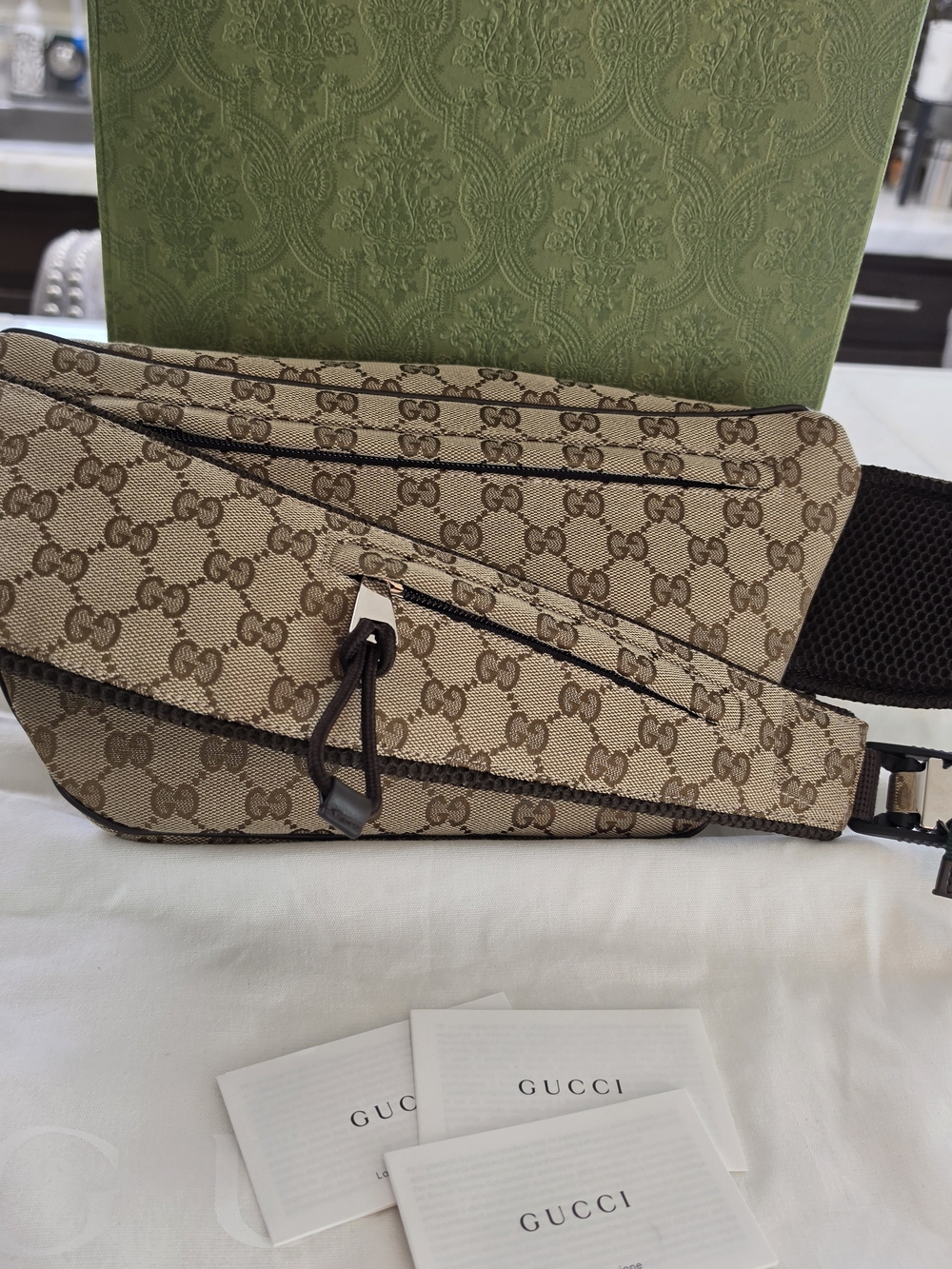 Gucci Beige Monogram Canvas Men’s Crossbody Belt Bag - Picture 11 of 12